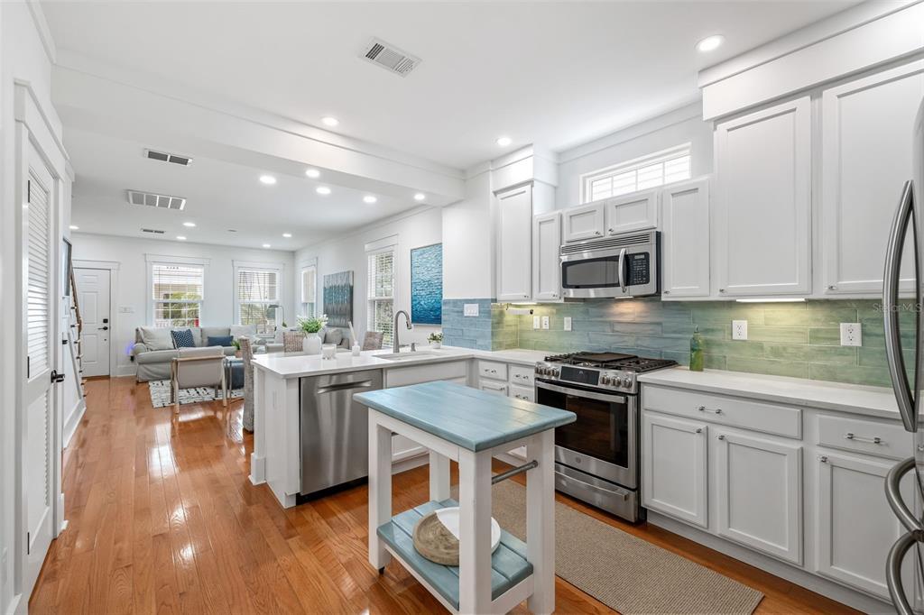 Dunedin, Florida, 34698, United States, 3 Bedrooms Bedrooms, ,3 BathroomsBathrooms,Residential,For Sale,1939118