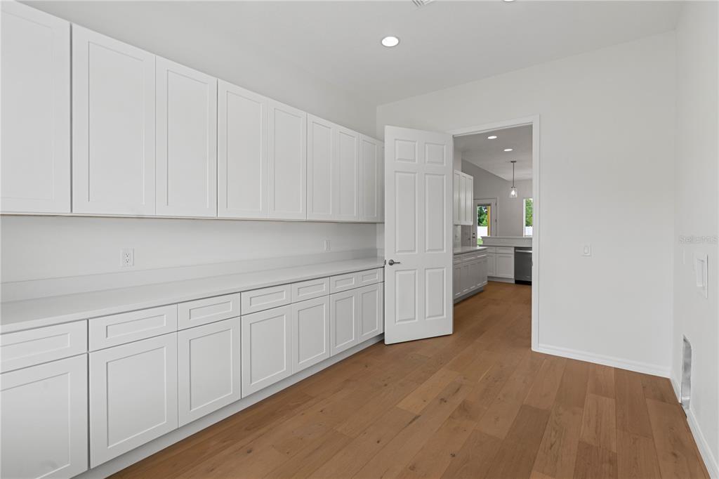 Sanford, Florida, 32771, United States, 5 Bedrooms Bedrooms, ,4 BathroomsBathrooms,Residential,For Sale,1980065