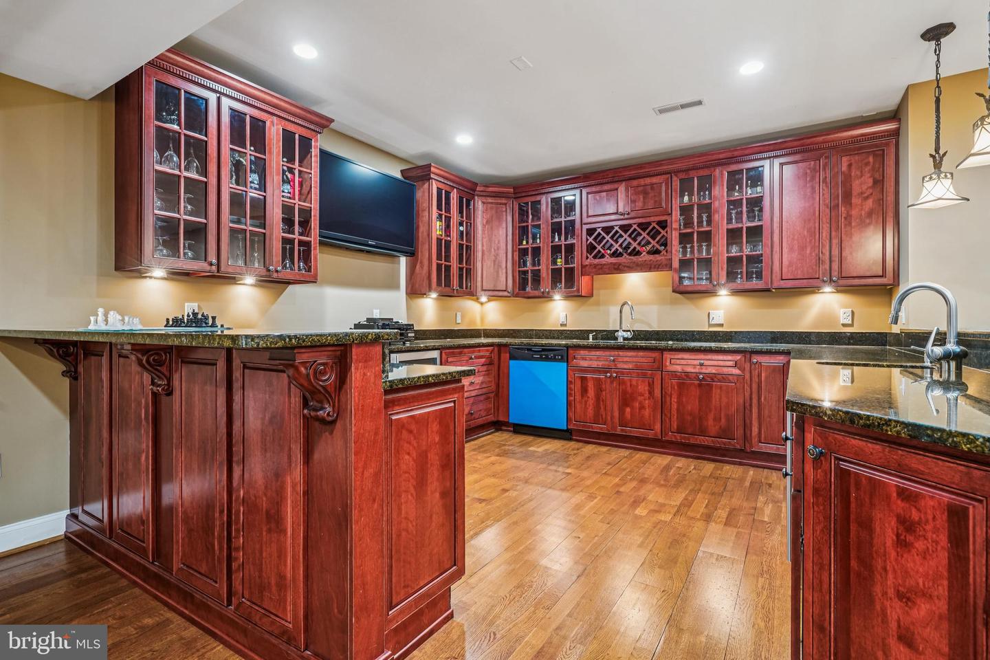 North Bethesda, Maryland, 20852, United States, 5 Bedrooms Bedrooms, ,5 BathroomsBathrooms,Residential,For Sale,1991971