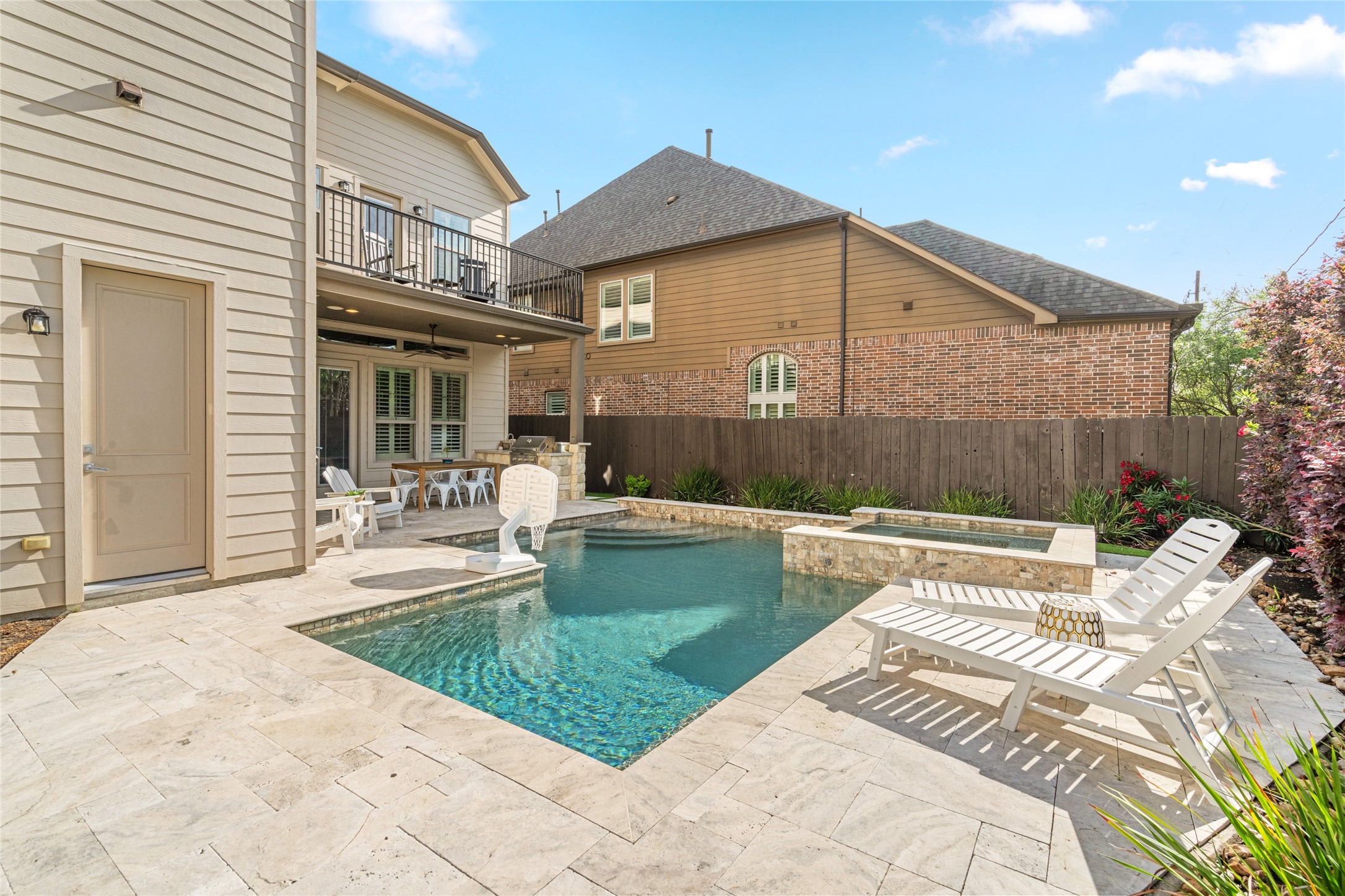  1045 Rosepoint Street - 物件實景