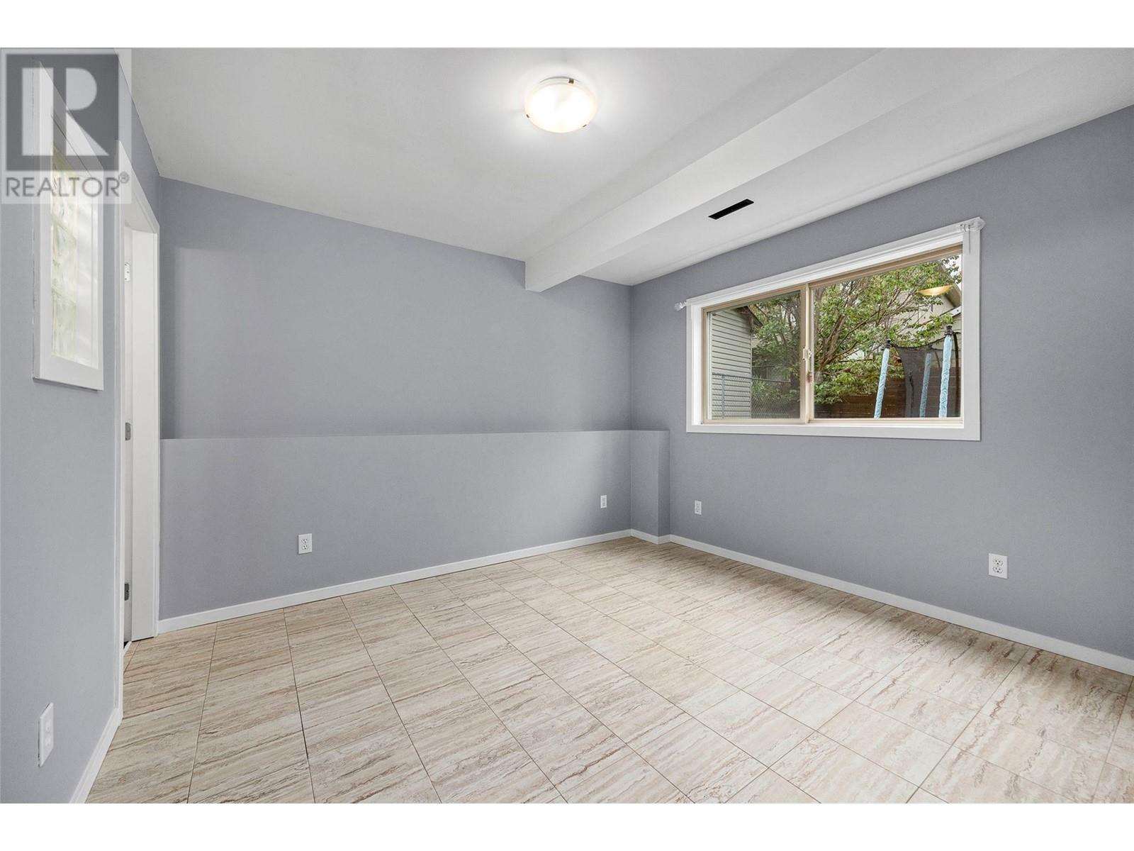 KELOWNA, British Columbia, V1P 1N8, CA, 6 Bedrooms Bedrooms, ,4 BathroomsBathrooms,Residential,For Sale,1837090