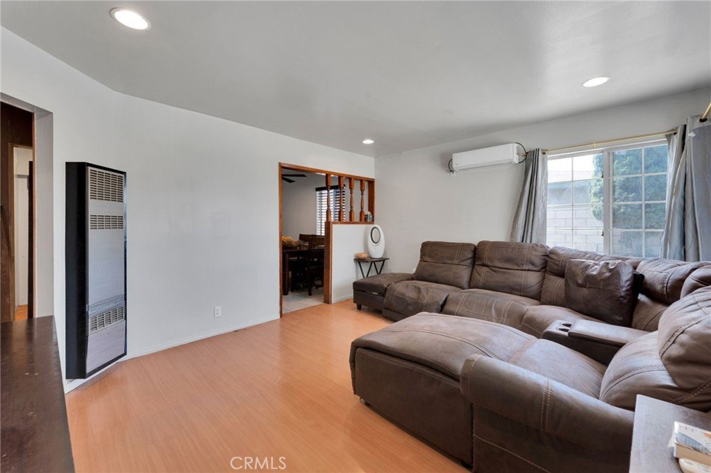 Baldwin Park, California, 91706, United States, 2 Bedrooms Bedrooms, ,1 BathroomBathrooms,Residential,For Sale,1895023