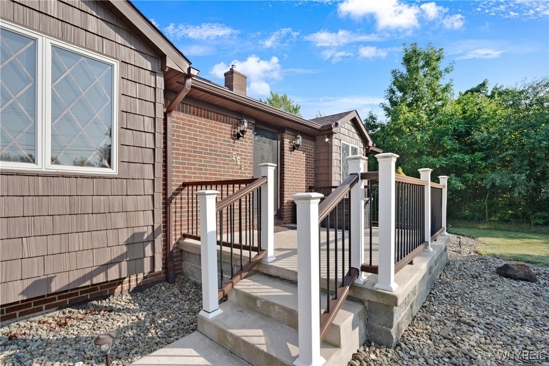 Lewiston, New York, 14092, United States, 4 Bedrooms Bedrooms, ,3 BathroomsBathrooms,Residential,For Sale,1916112