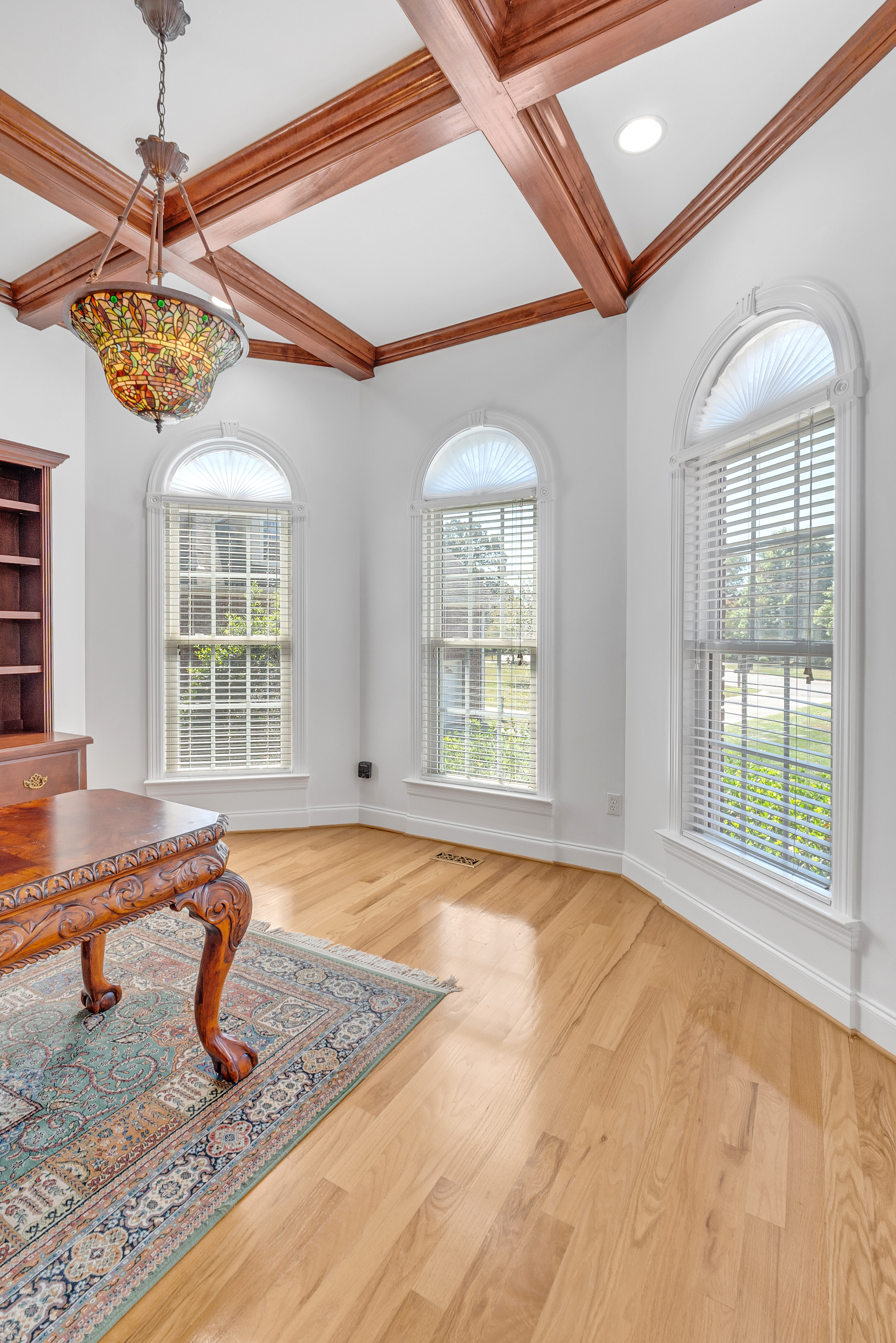 Tullahoma, Tennessee, 37388, United States, 6 Bedrooms Bedrooms, ,5 BathroomsBathrooms,Residential,For Sale,1851275