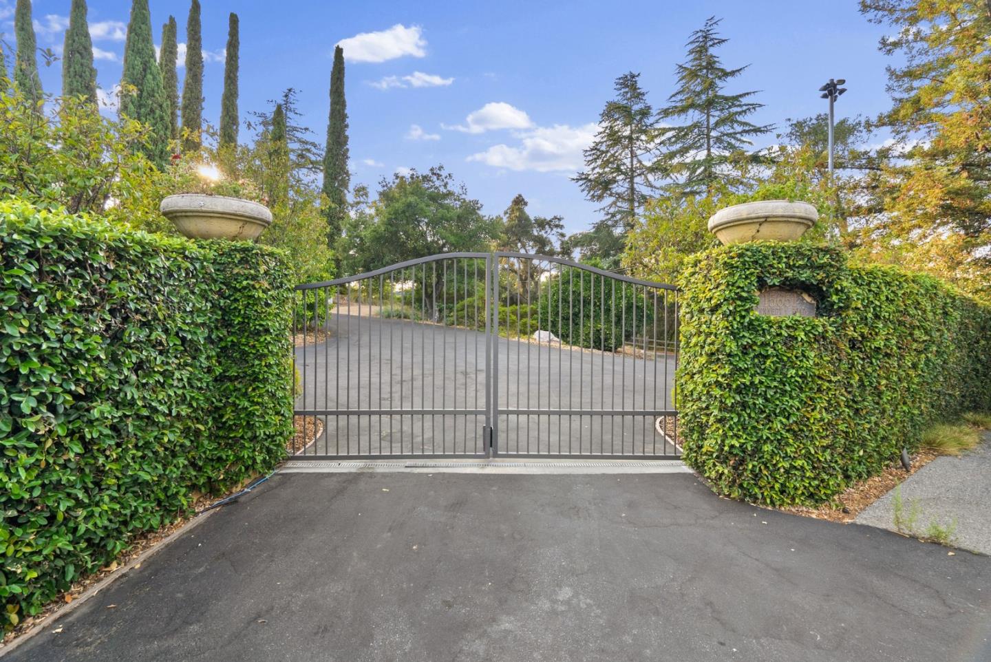 Los Gatos, California, 95032, United States, 4 Bedrooms Bedrooms, ,4 BathroomsBathrooms,Residential,For Sale,1918329