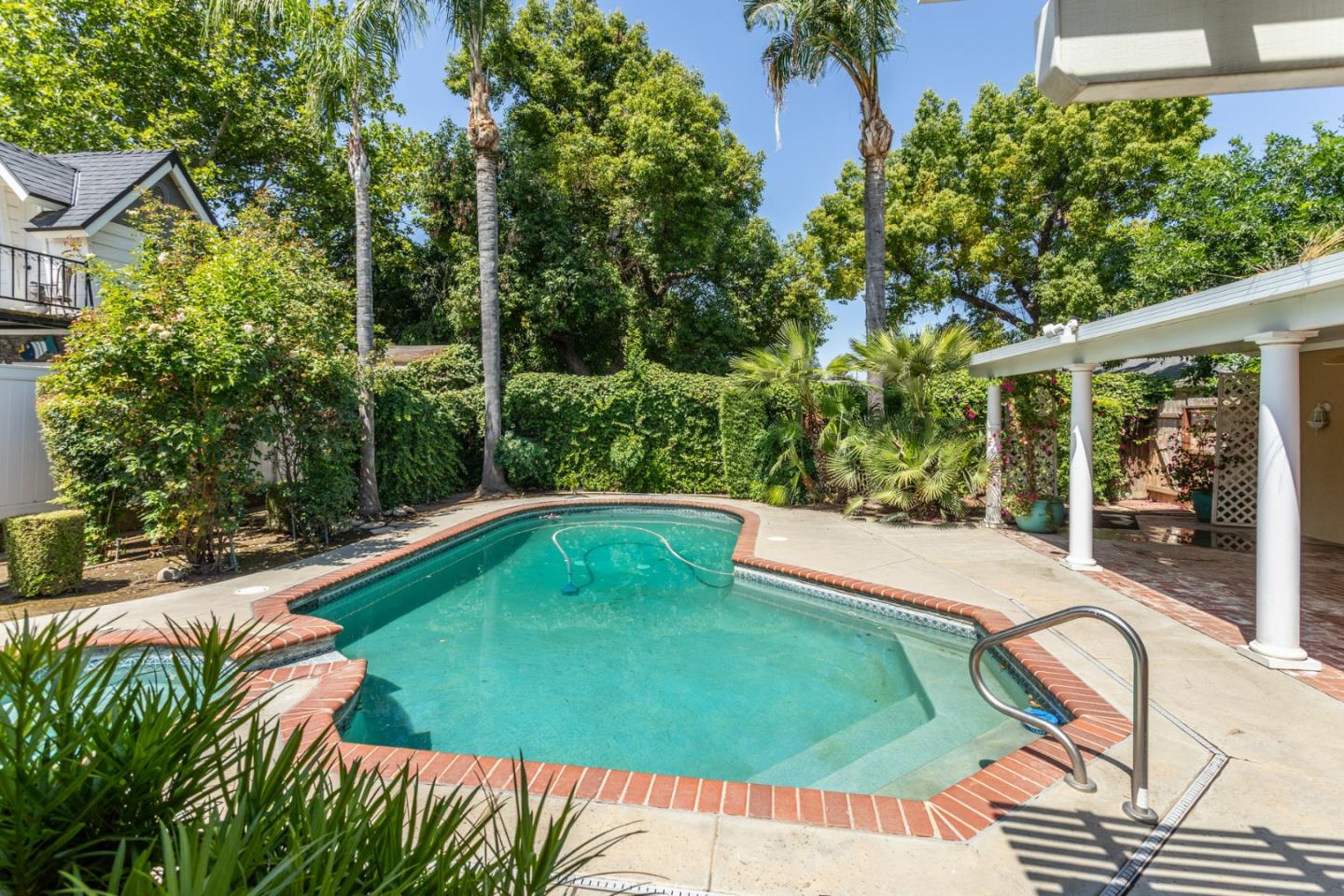 Clovis, California, 93611, United States, 4 Bedrooms Bedrooms, ,2 BathroomsBathrooms,Residential,For Sale,1907507