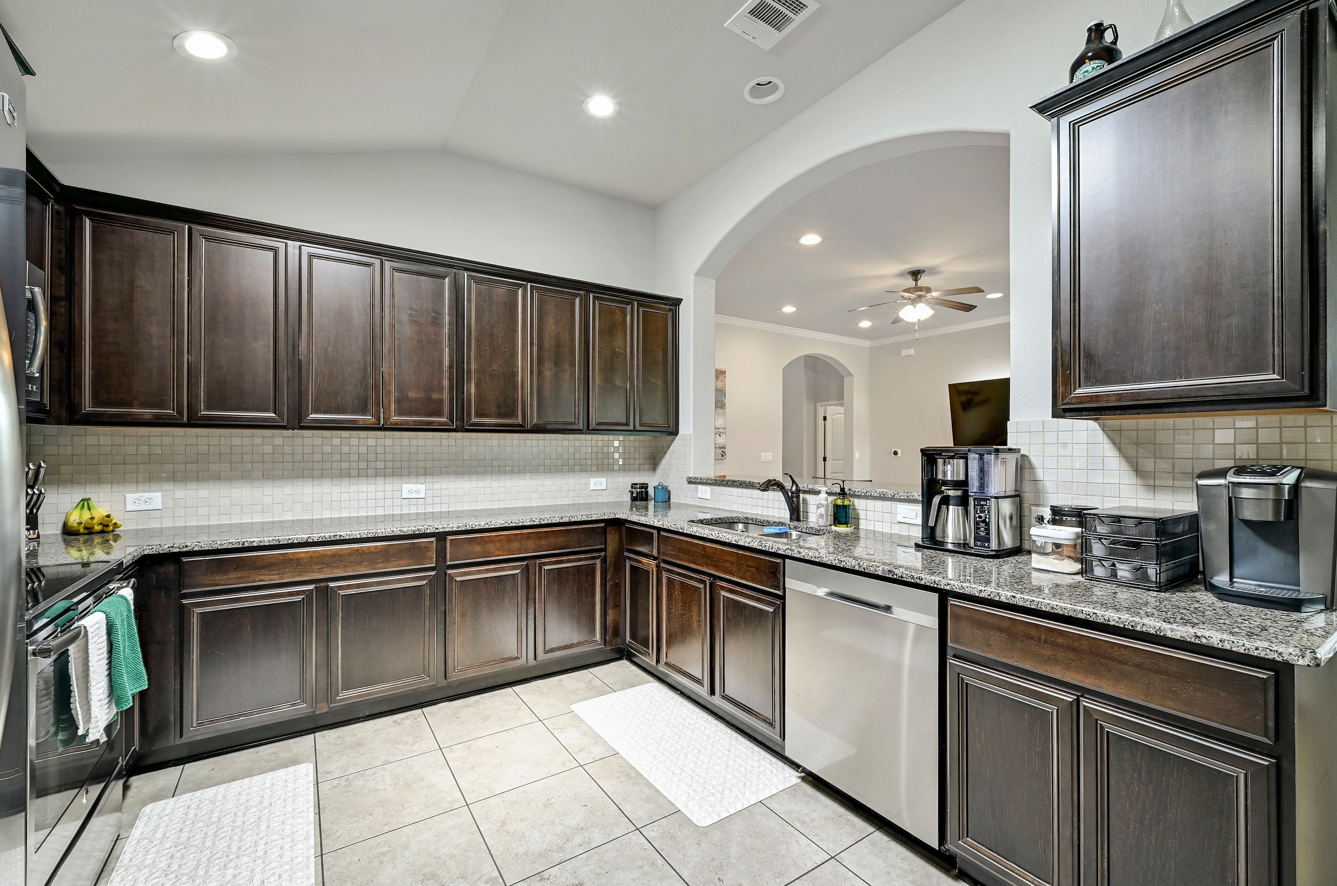  Rare 3-Car Garage + Corner Lot in Highland Park - 物件實景