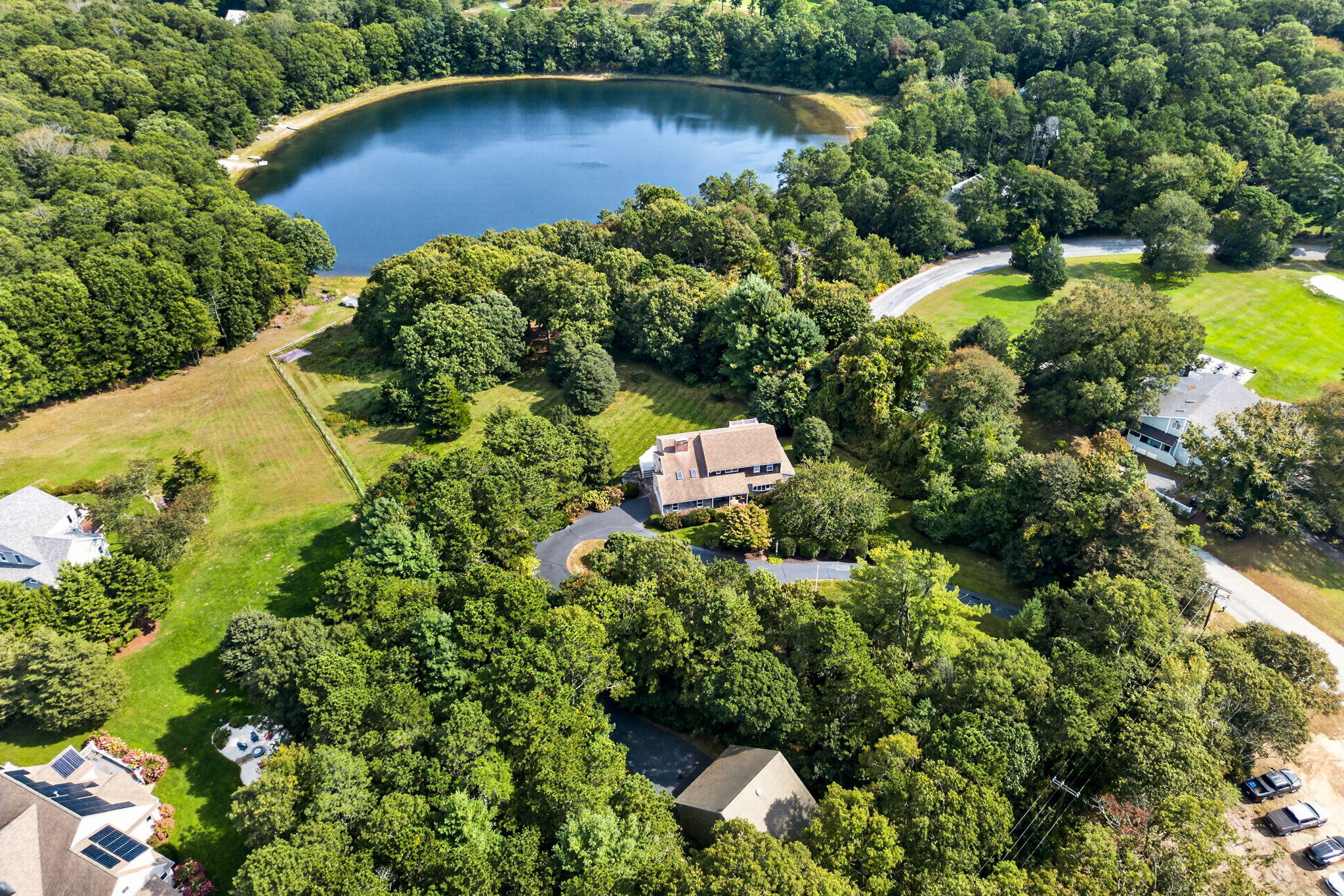  122 Country Club Road - 物件實景