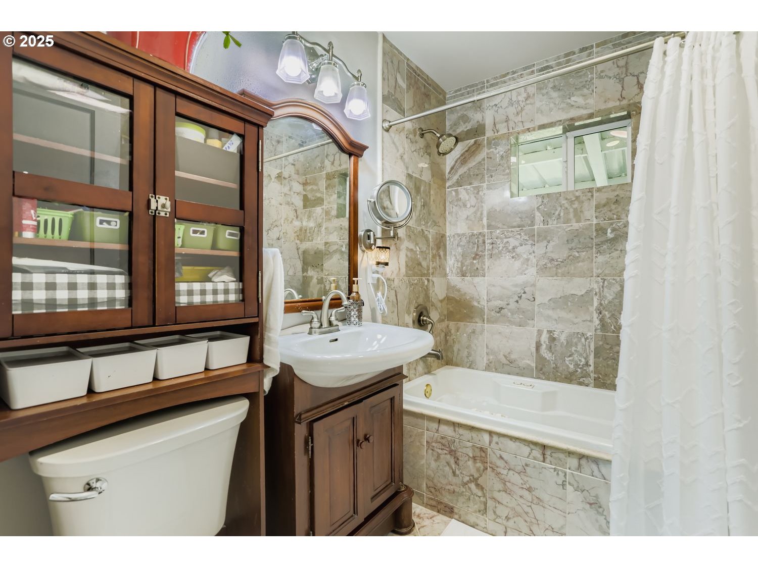 Milwaukie, Oregon, 97267, United States, 4 Bedrooms Bedrooms, ,2 BathroomsBathrooms,Residential,For Sale,1973771