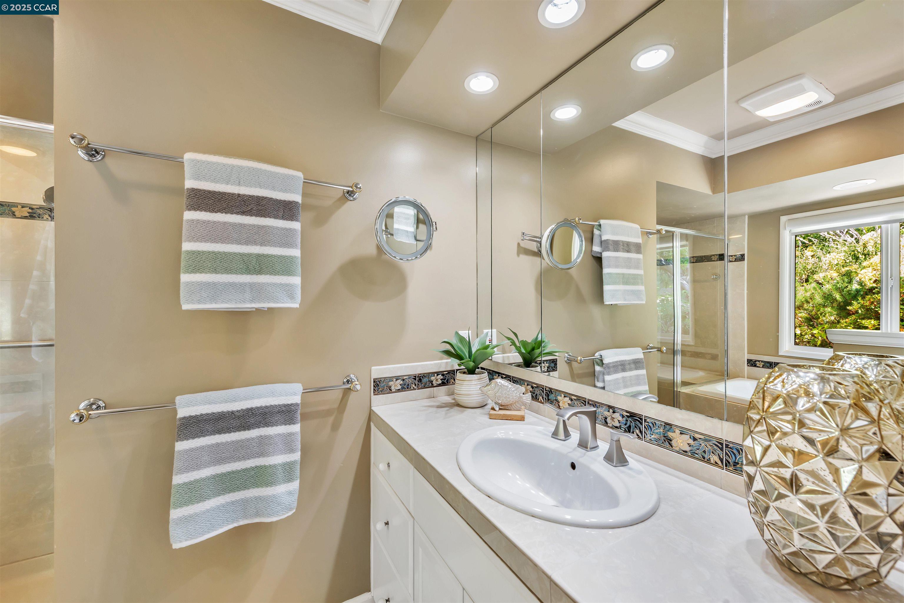 Orinda, California, 94563, United States, 4 Bedrooms Bedrooms, ,3 BathroomsBathrooms,Residential,For Sale,1885417
