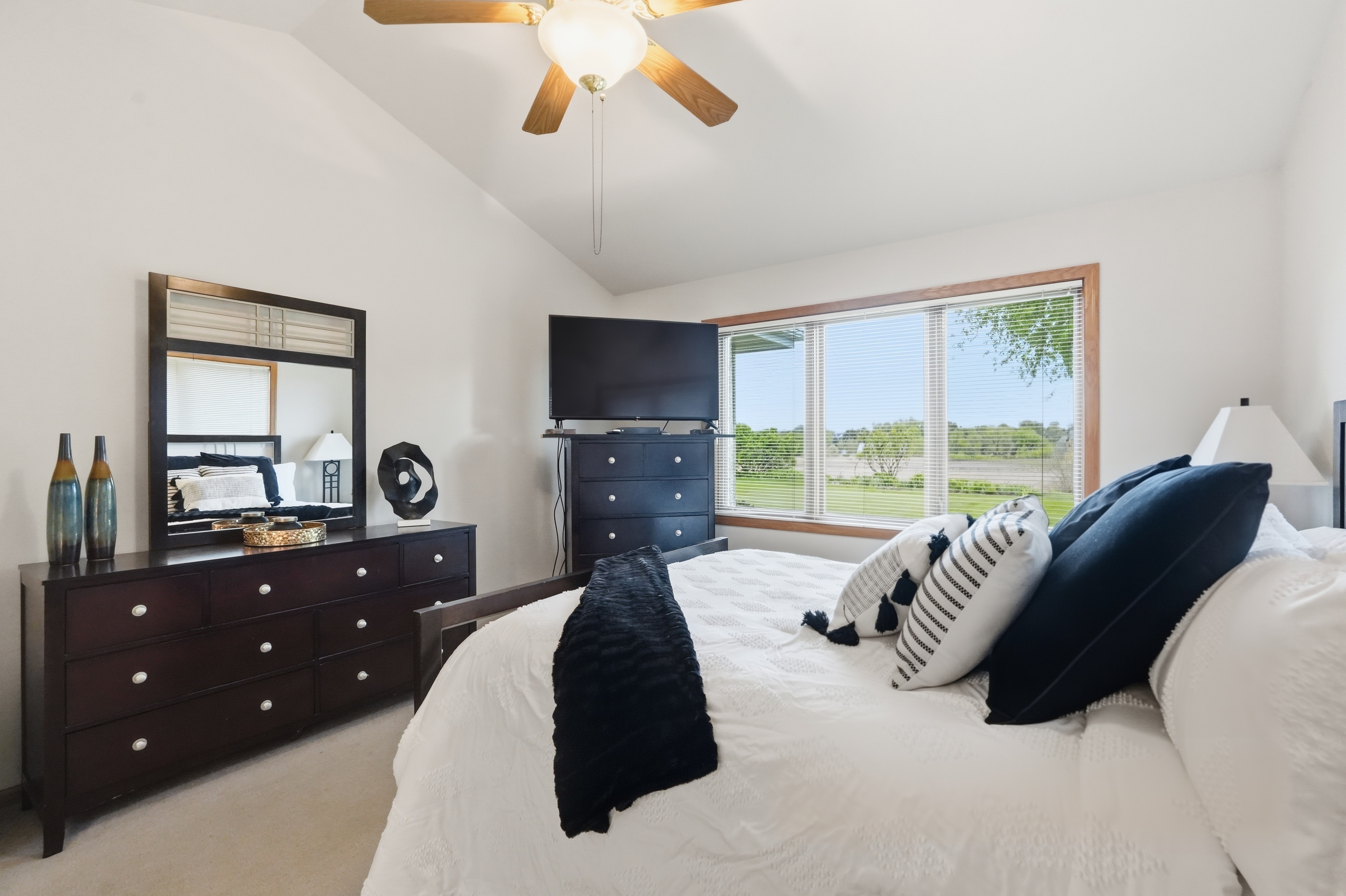  Custom Home in Serene Location - 物件實景