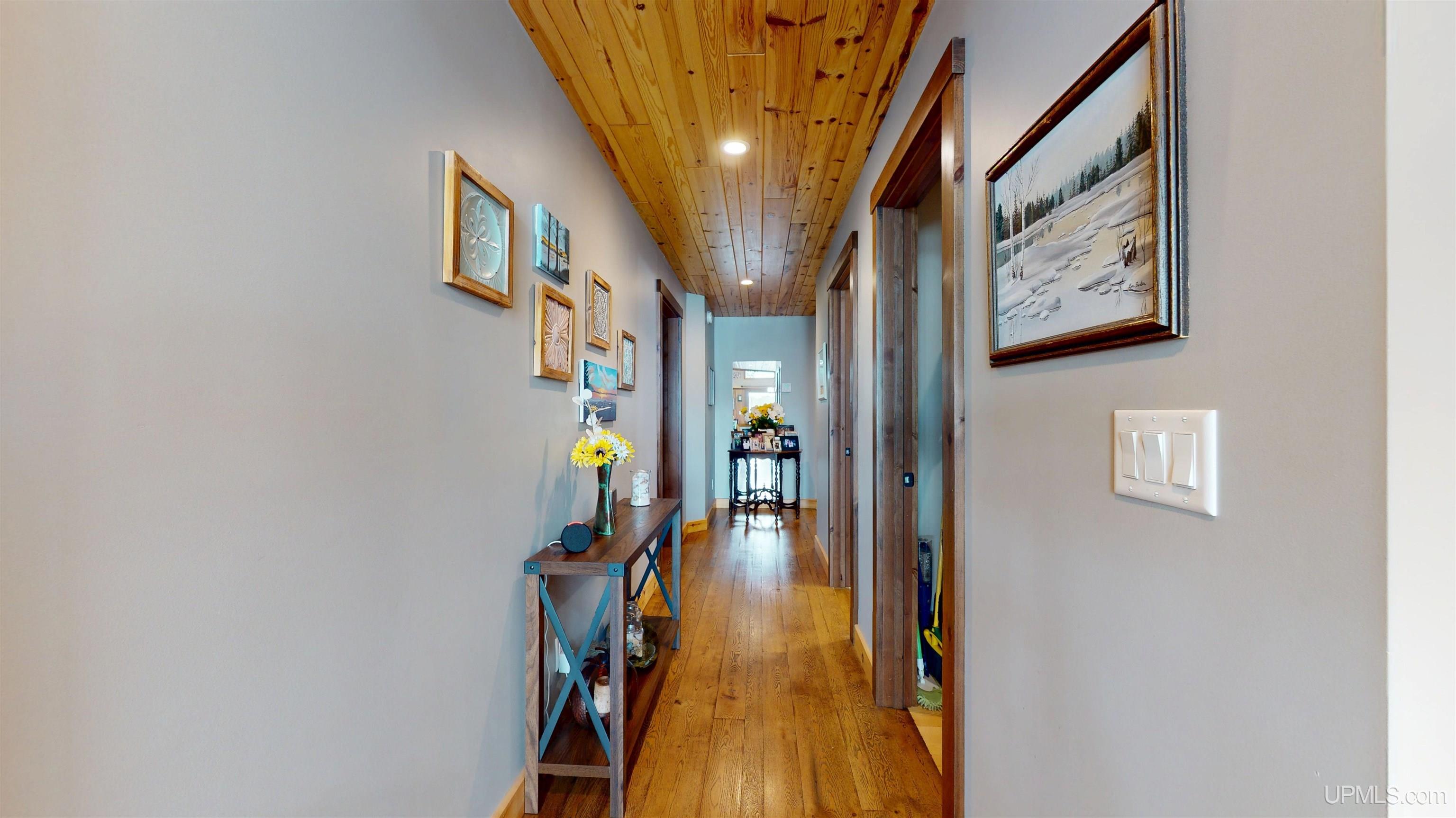 Marquette, Michigan, 49855, United States, 2 Bedrooms Bedrooms, ,4 BathroomsBathrooms,Residential,For Sale,1892873