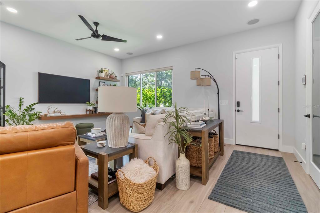 St Petersburg, Florida, 33713, United States, 3 Bedrooms Bedrooms, ,3 BathroomsBathrooms,Residential,For Sale,1898616