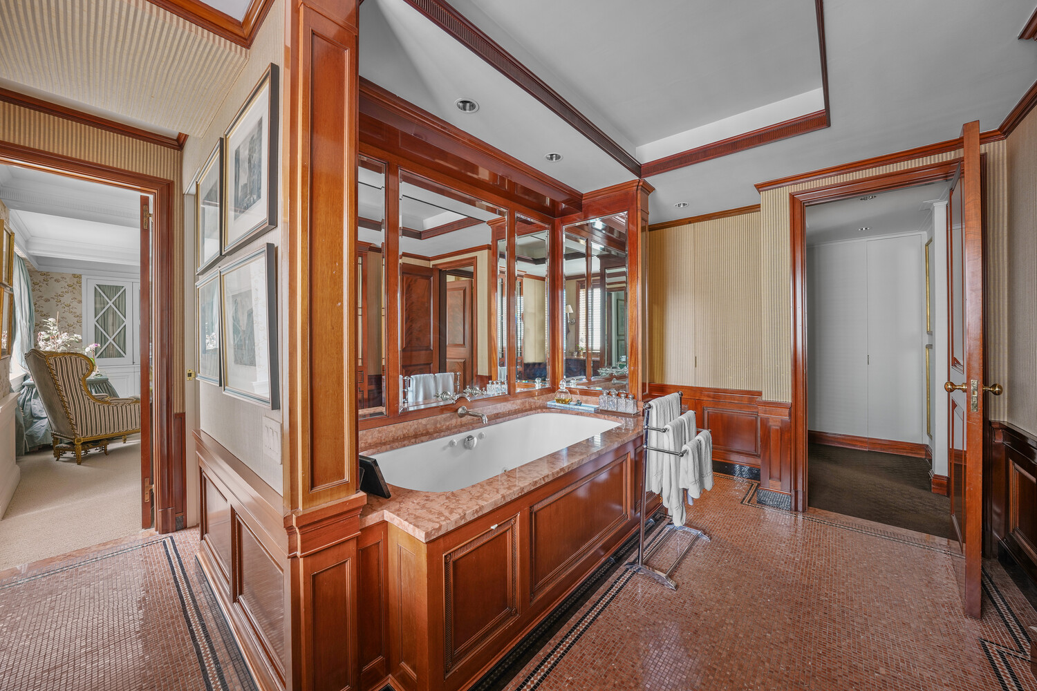New York City, New York, 10022, United States, 3 Bedrooms Bedrooms, ,3 BathroomsBathrooms,Residential,For Sale,1941627