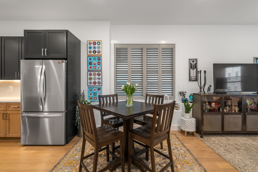 Boston, Massachusetts, 02128, United States, 2 Bedrooms Bedrooms, ,2 BathroomsBathrooms,Residential,For Sale,1940693