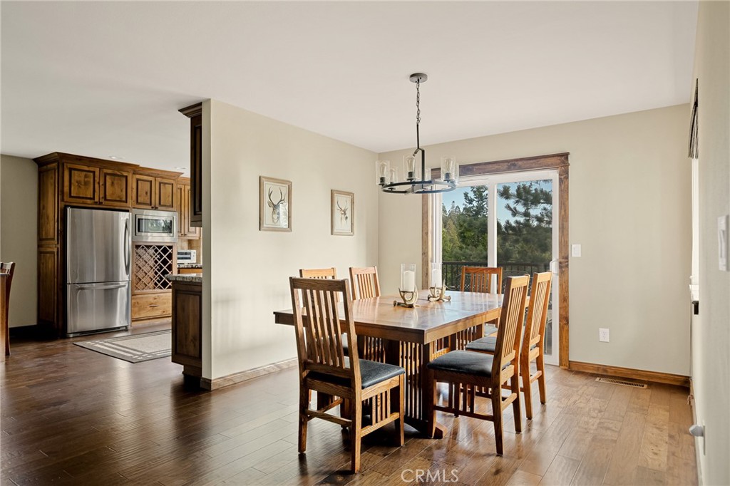 Lake Arrowhead, California, 92352, United States, 4 Bedrooms Bedrooms, ,4 BathroomsBathrooms,Residential,For Sale,1939836