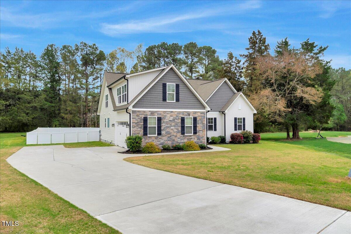 Oxford, North Carolina, 27565, United States, 3 Bedrooms Bedrooms, ,3 BathroomsBathrooms,Residential,For Sale,1911867