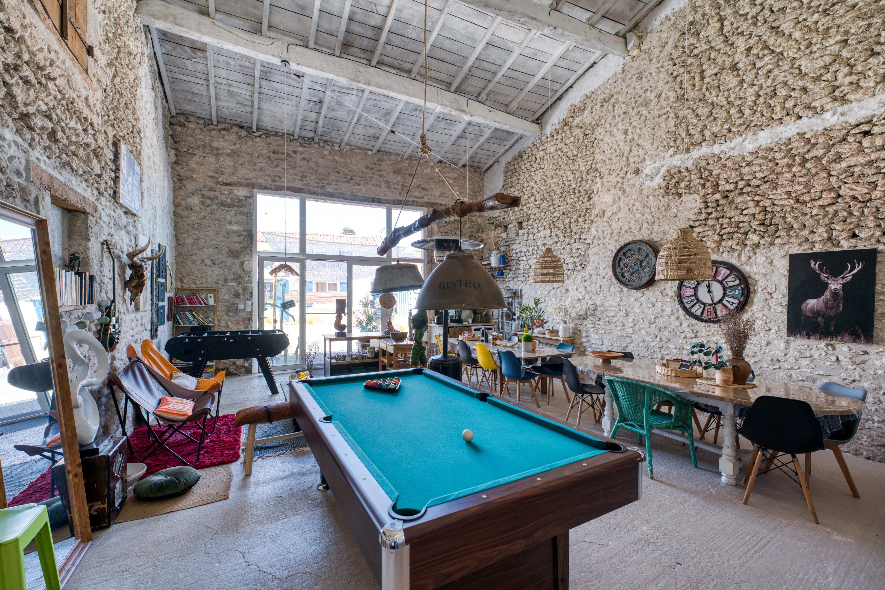  CHARMING BOHEMIAN-CHIC ESTATE – GUEST HOUSE BUSINESS WITH COTTAGES AND POOL, 6 … - 物件實景