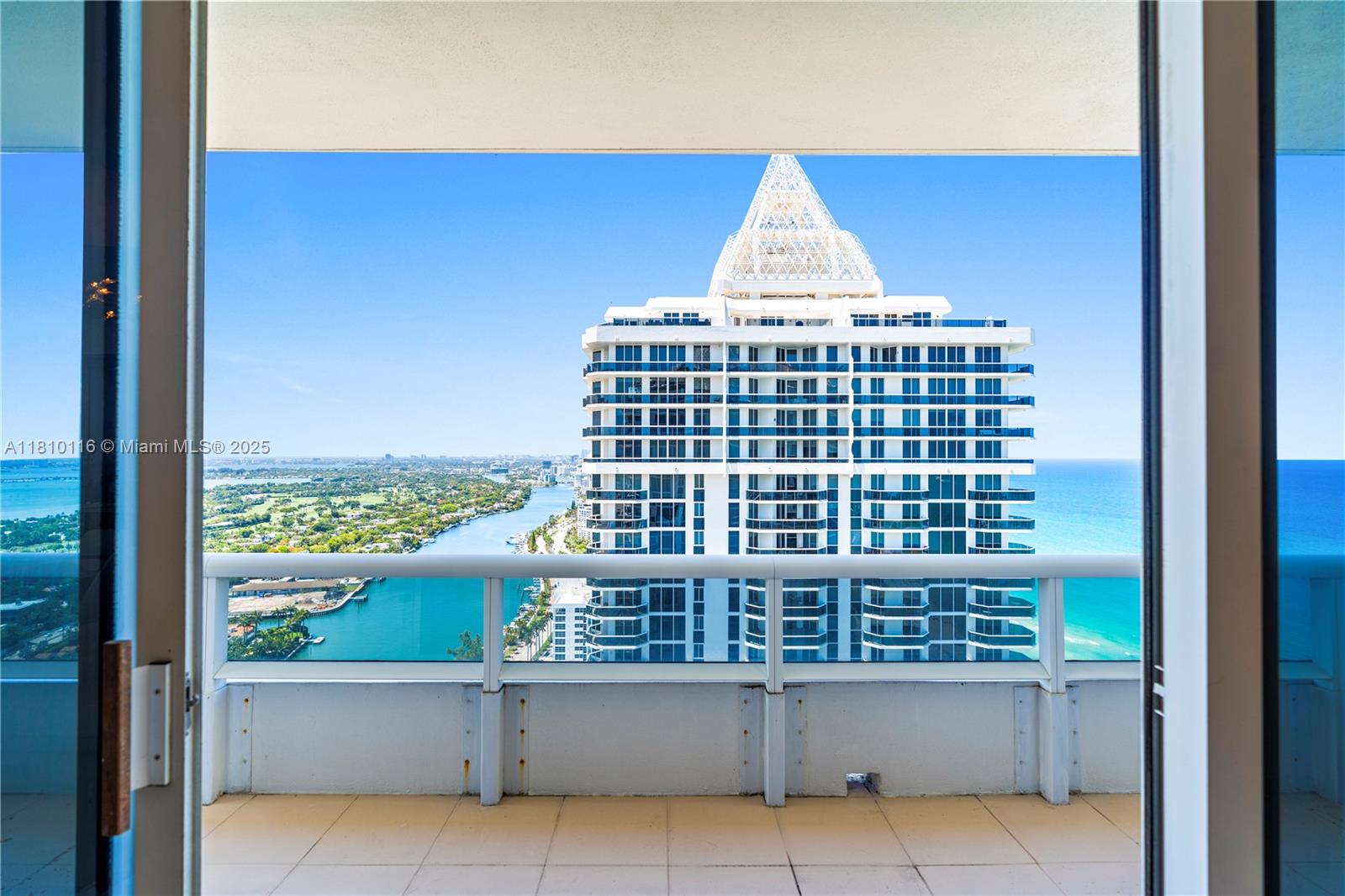 Miami Beach, Florida, 33140, United States, 2 Bedrooms Bedrooms, ,2 BathroomsBathrooms,Residential,For Sale,1838386