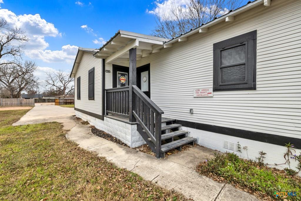 San Marcos, Texas, 78666, United States, 5 Bedrooms Bedrooms, ,1 BathroomBathrooms,Residential,For Sale,1944829