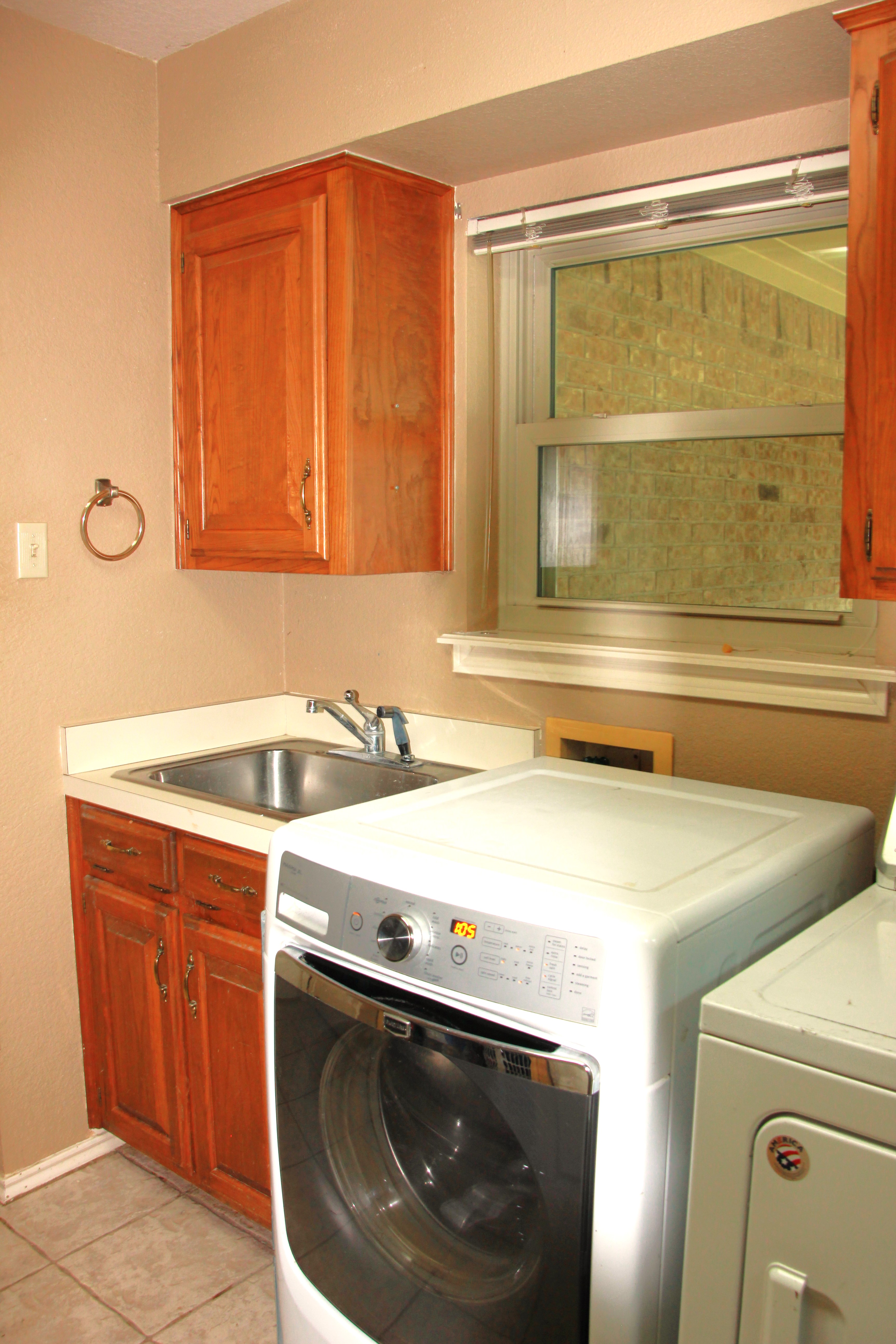 Sherman, Texas, 75495, United States, 4 Bedrooms Bedrooms, ,3 BathroomsBathrooms,Residential,For Sale,1913206