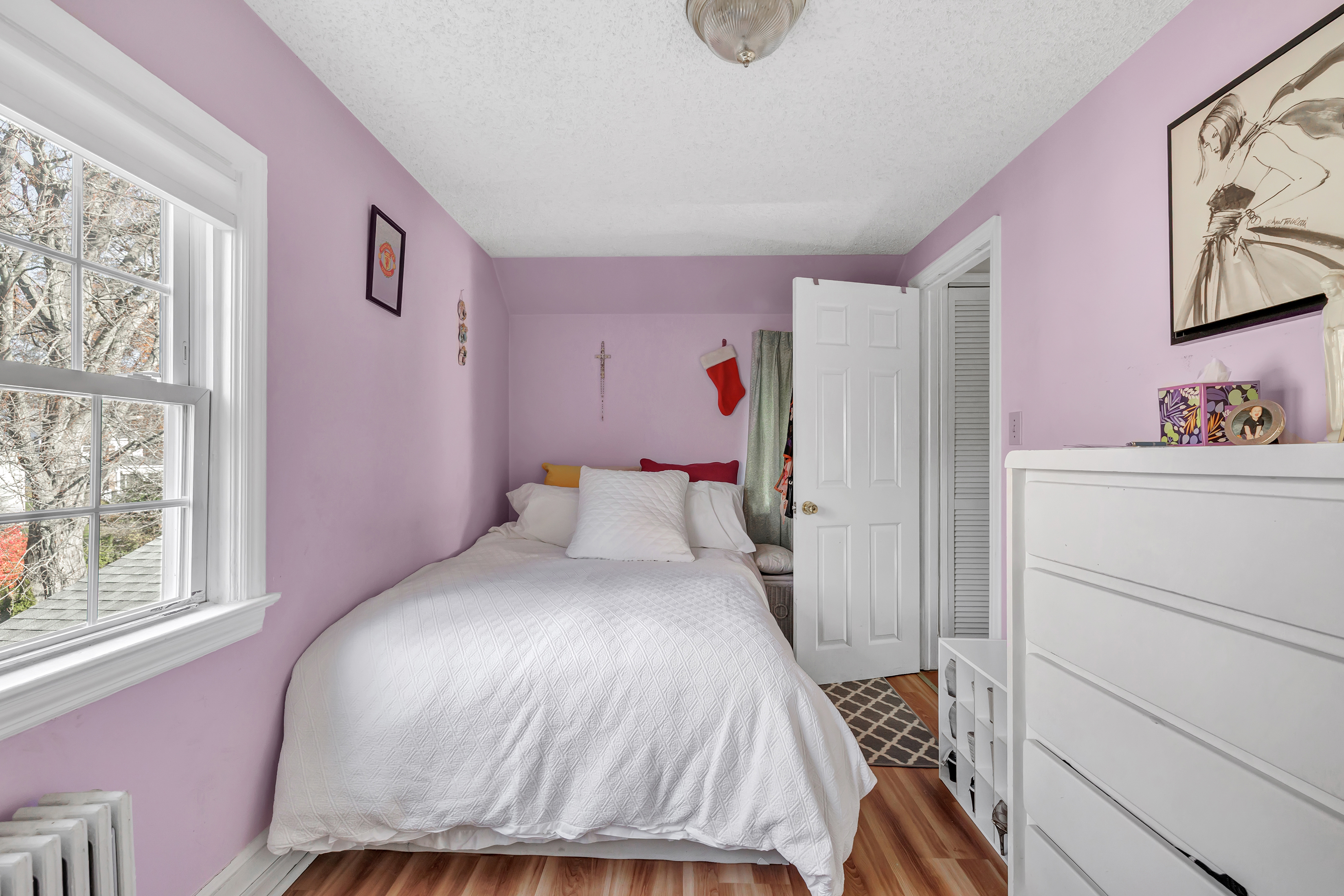 Stratford, Connecticut, 06614, United States, 4 Bedrooms Bedrooms, ,4 BathroomsBathrooms,Residential,For Sale,1996522