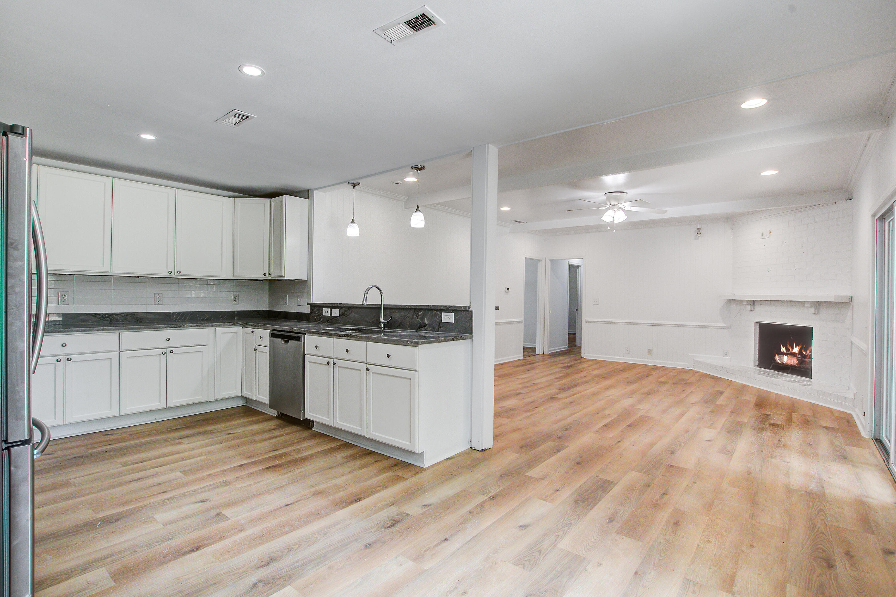 Hanahan, South Carolina, 29410, United States, 3 Bedrooms Bedrooms, ,3 BathroomsBathrooms,Residential,For Sale,1819163