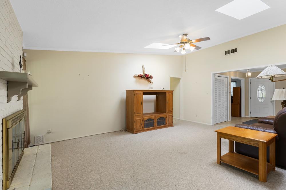 Austin, Texas, 78745, United States, 4 Bedrooms Bedrooms, ,2 BathroomsBathrooms,Residential,For Sale,1902323