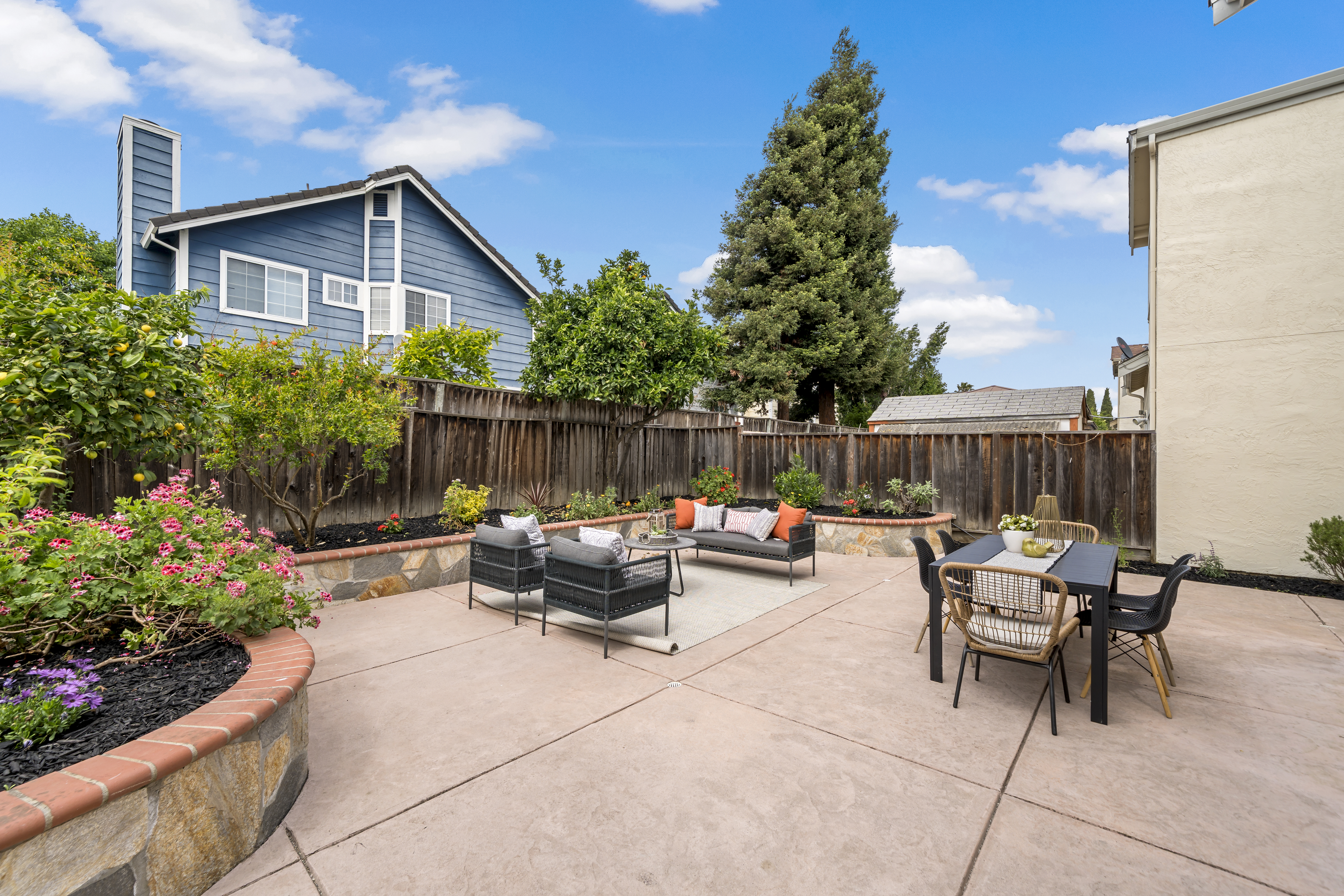  Designer-Appointed Forest Park Home with Seamless Indoor-Outdoor Living - 物件實景