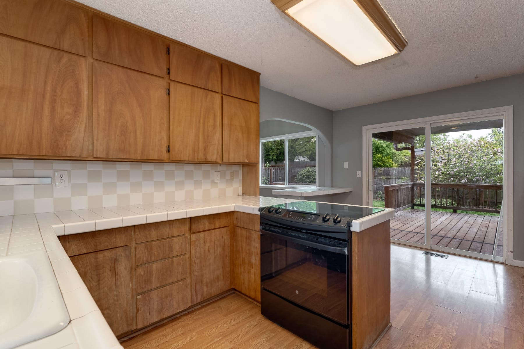  2024 NE POYNTER ST Hillsboro, OR 97124 - 物件實景