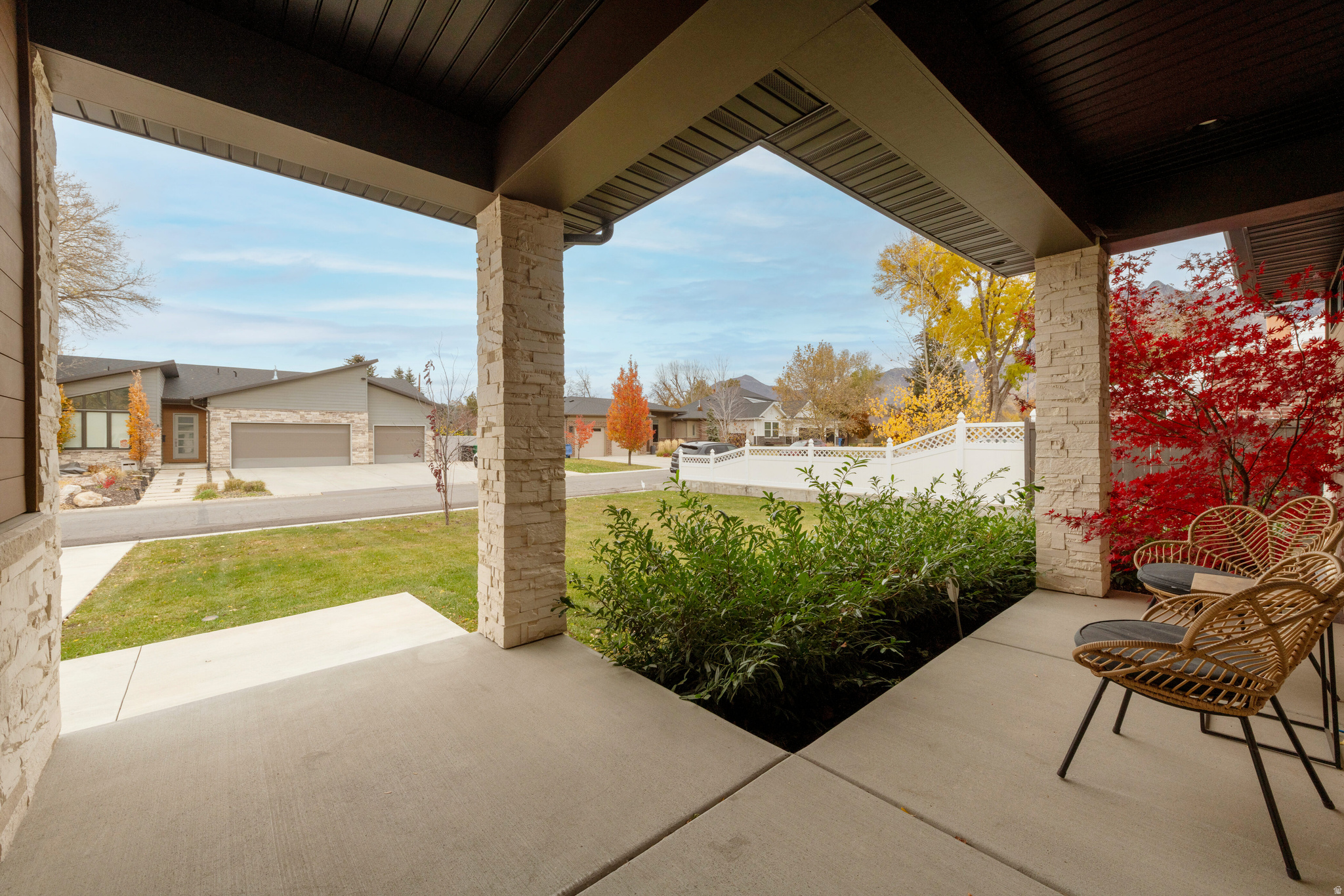 Holladay, Utah, 84117, United States, 4 Bedrooms Bedrooms, ,4 BathroomsBathrooms,Residential,For Sale,1991877