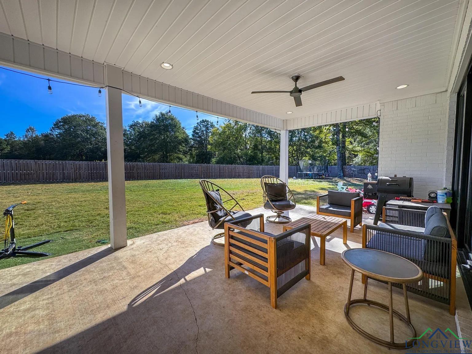 Texarkana, Texas, 75503, United States, 4 Bedrooms Bedrooms, ,4 BathroomsBathrooms,Residential,For Sale,1980394