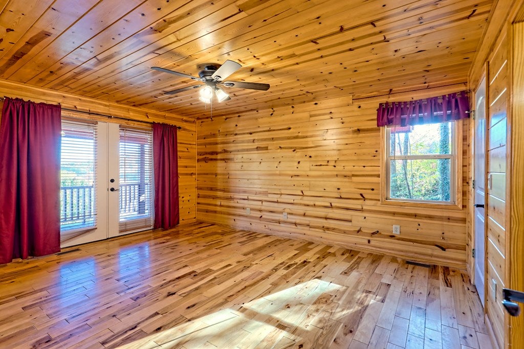 Young Harris, Georgia, 30582, United States, 4 Bedrooms Bedrooms, ,5 BathroomsBathrooms,Residential,For Sale,1987920