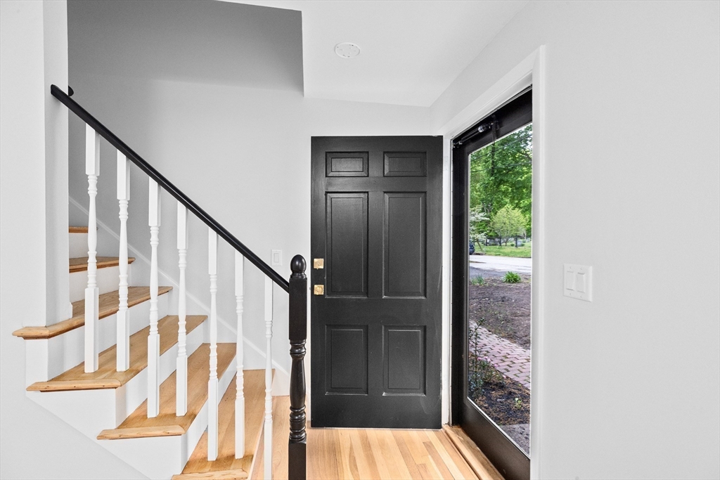 Hingham, Massachusetts, 02043, United States, 4 Bedrooms Bedrooms, ,2 BathroomsBathrooms,Residential,For Sale,2001936