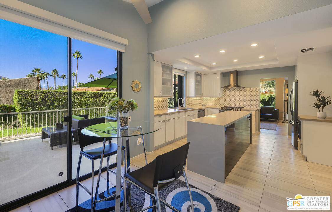 Palm Springs, California, 92264, United States, 2 Bedrooms Bedrooms, ,2 BathroomsBathrooms,Residential,For Sale,1989572