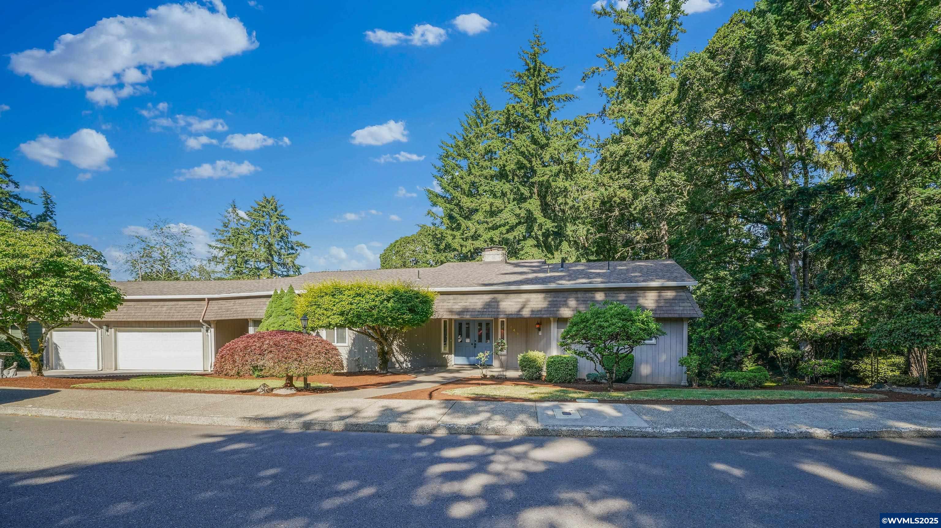 Salem, Oregon, 97304, United States, 3 Bedrooms Bedrooms, ,3 BathroomsBathrooms,Residential,For Sale,1826833