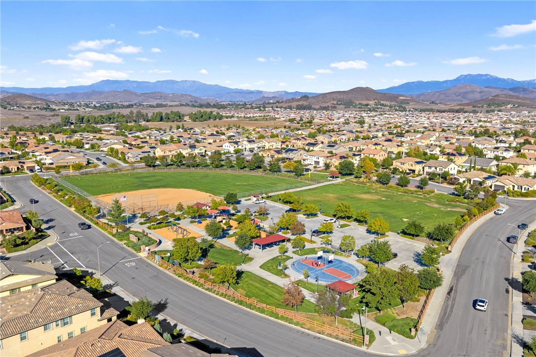 Murrieta, California, 92563, United States, 3 Bedrooms Bedrooms, ,2 BathroomsBathrooms,Residential,For Sale,1987315