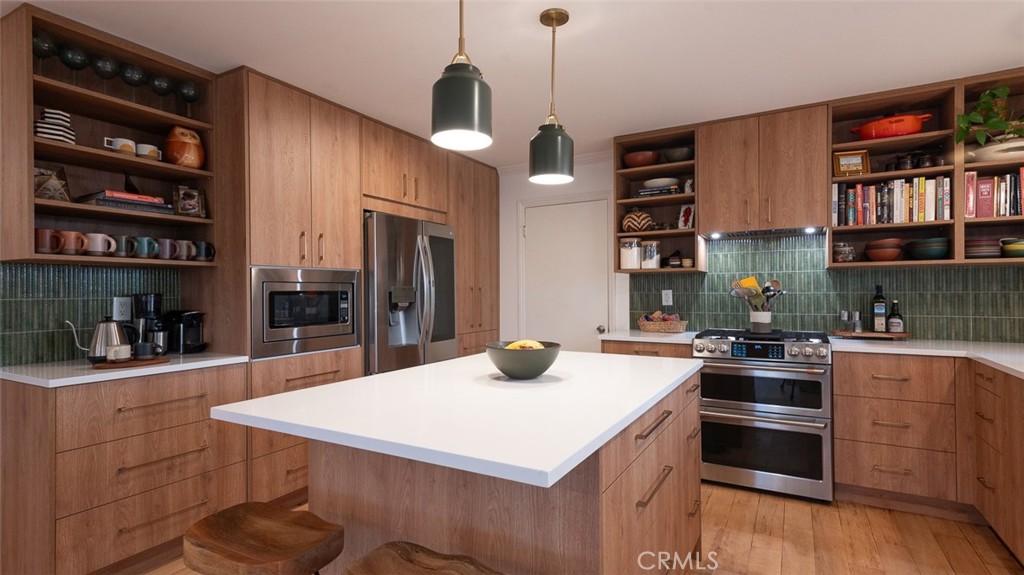 Agoura Hills, California, 91301, United States, 3 Bedrooms Bedrooms, ,1 BathroomBathrooms,Residential,For Sale,1992879