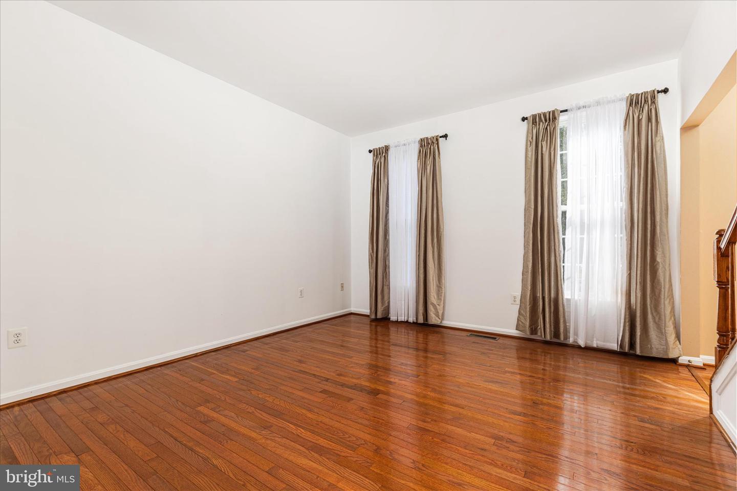 Round Hill, Virginia, 20141, United States, 4 Bedrooms Bedrooms, ,4 BathroomsBathrooms,Residential,For Sale,1987727