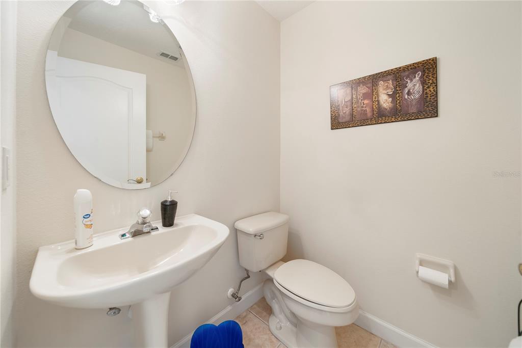 Orlando, Florida, 32836, United States, 5 Bedrooms Bedrooms, ,4 BathroomsBathrooms,Residential,For Sale,1989643