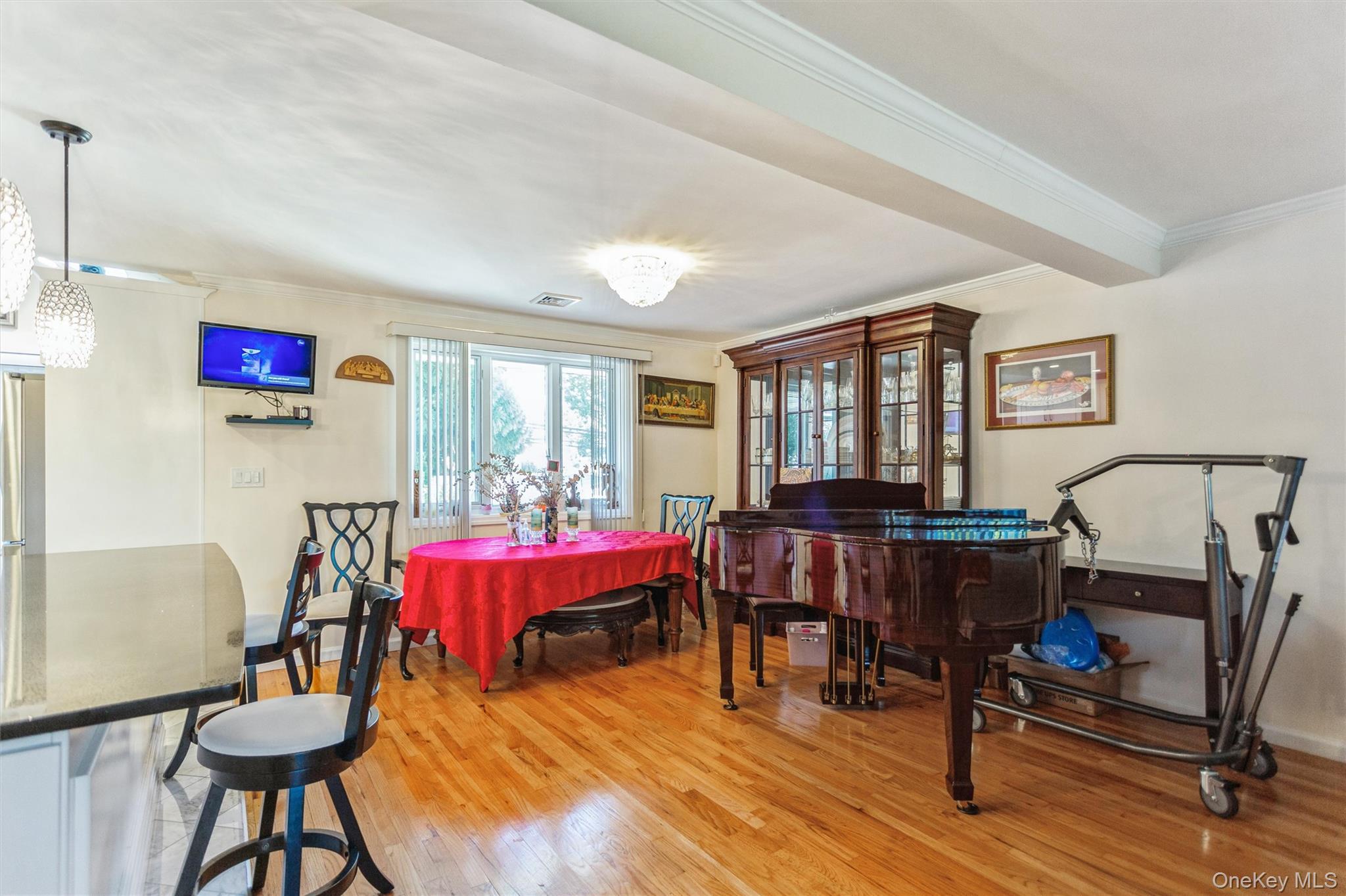 Jericho, New York, 11590, United States, 3 Bedrooms Bedrooms, ,3 BathroomsBathrooms,Residential,For Sale,1960568