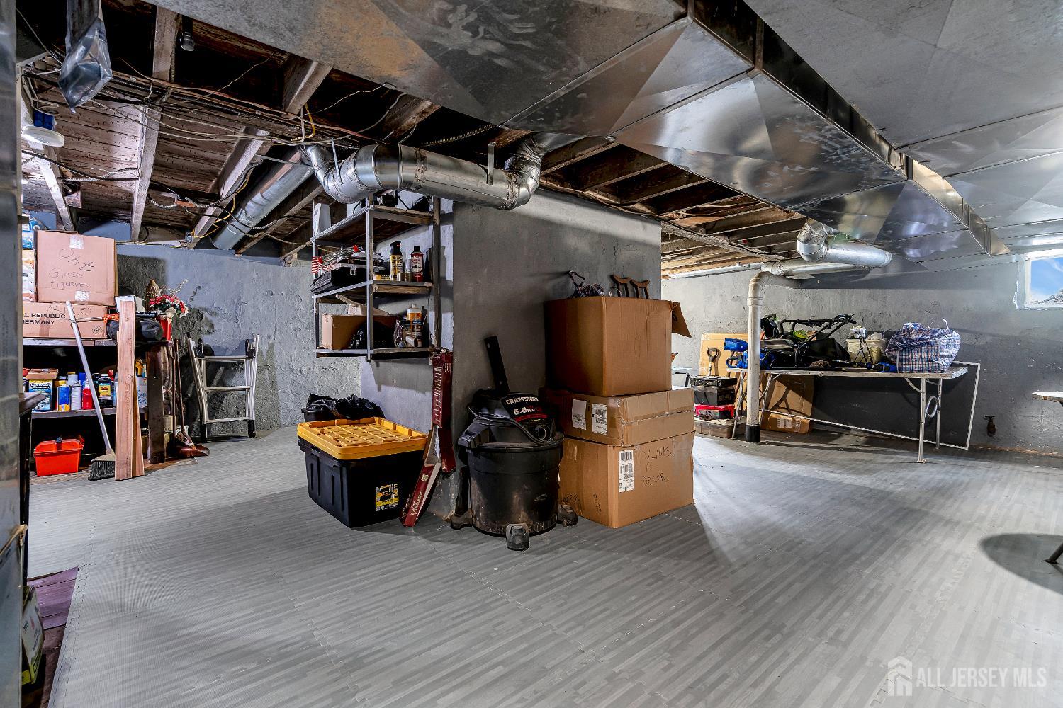 Woodbridge Proper, New Jersey, 07095, United States, 5 Bedrooms Bedrooms, ,2 BathroomsBathrooms,Residential,For Sale,1906051