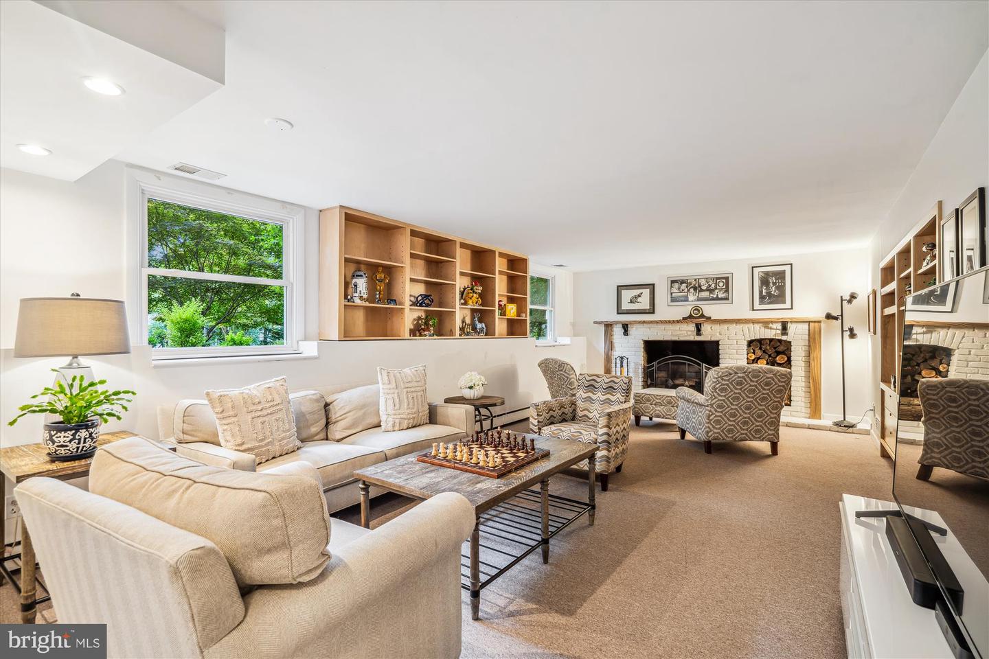 Annapolis, Maryland, 21403, United States, 5 Bedrooms Bedrooms, ,3 BathroomsBathrooms,Residential,For Sale,1839028