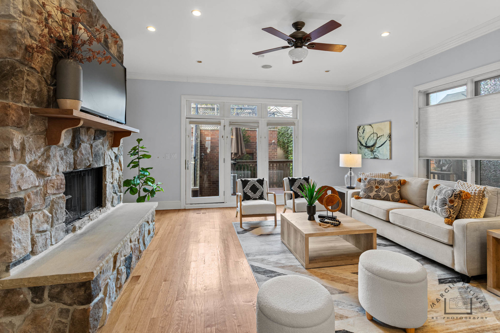 Chicago, Illinois, 60657, United States, 5 Bedrooms Bedrooms, ,4 BathroomsBathrooms,Residential,For Sale,1974505