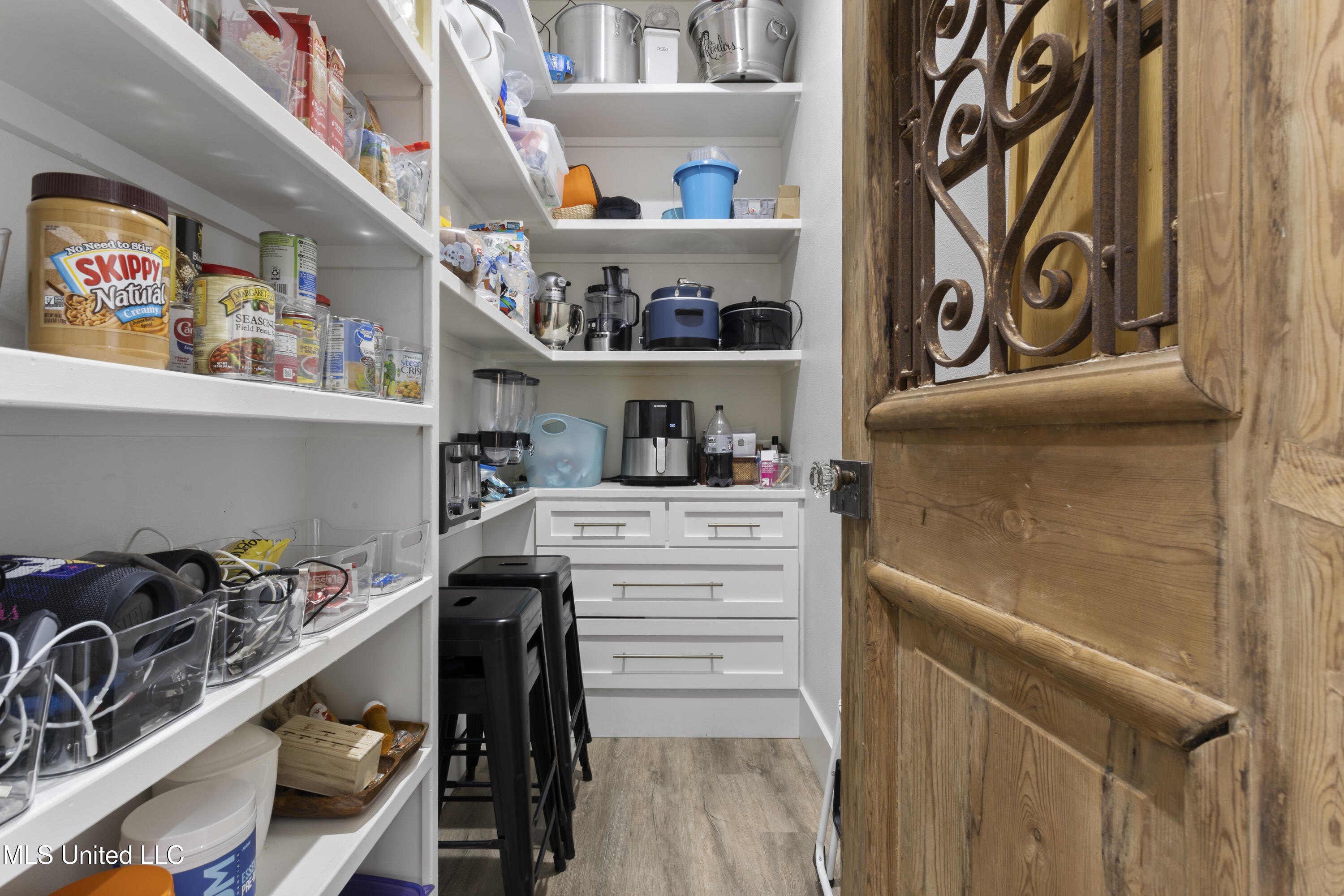 Biloxi, Mississippi, 39531, United States, 4 Bedrooms Bedrooms, ,4 BathroomsBathrooms,Residential,For Sale,1978703