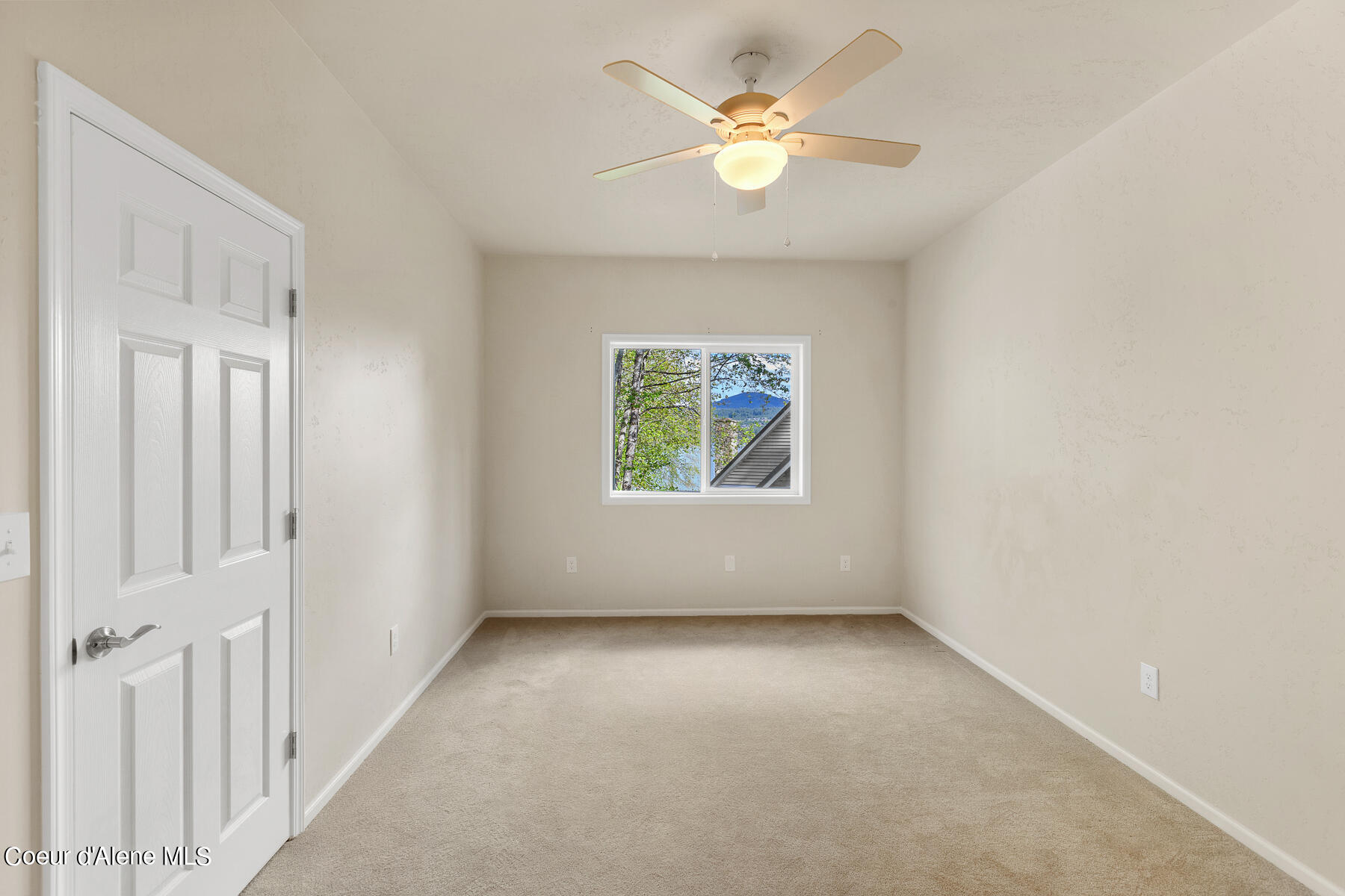 Coeur d'Alene, Idaho, 83814, United States, 5 Bedrooms Bedrooms, ,3 BathroomsBathrooms,Residential,For Sale,1976394