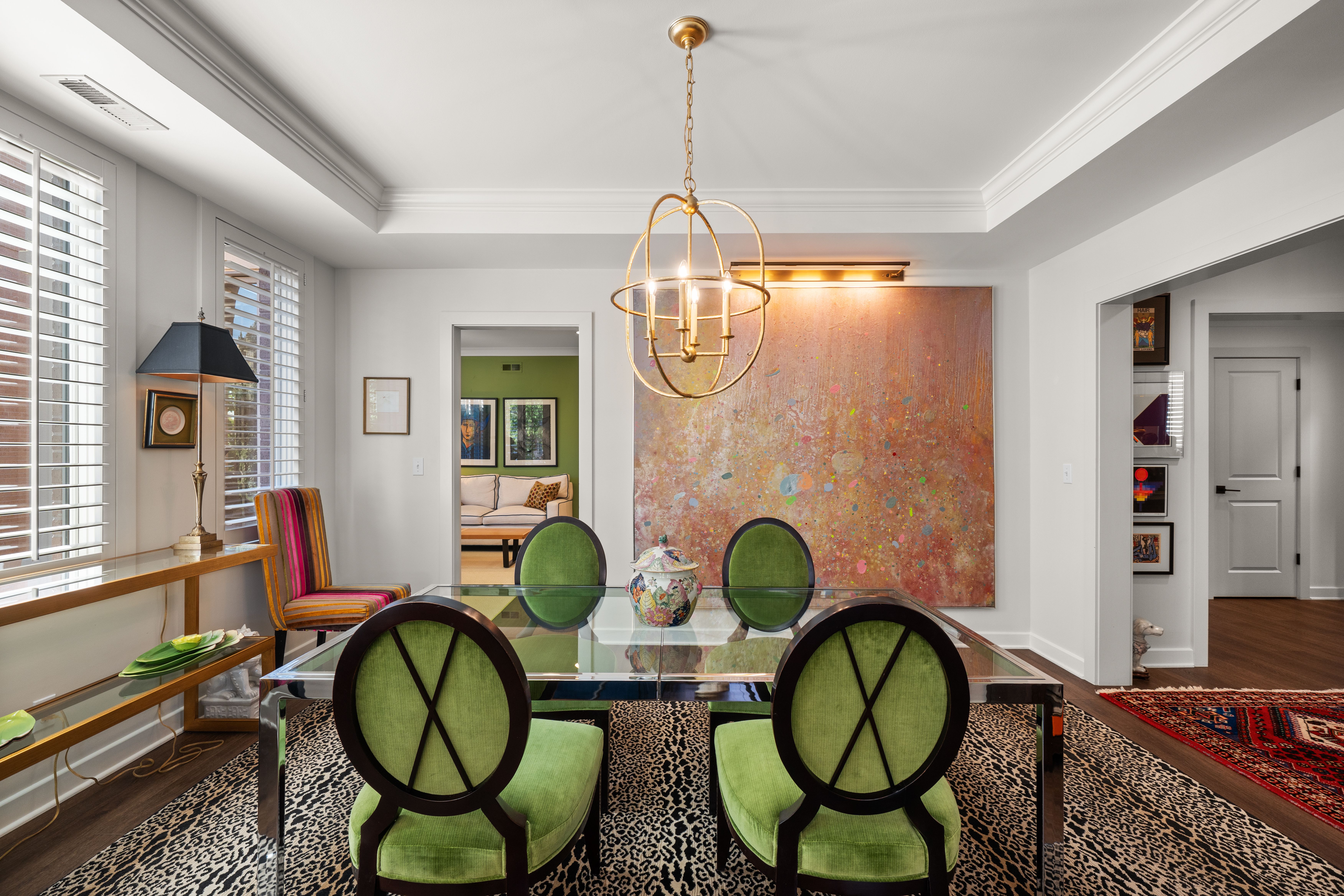  Beautifully updated and stylish, this Clayton condo offers move-in-ready living - 物件實景