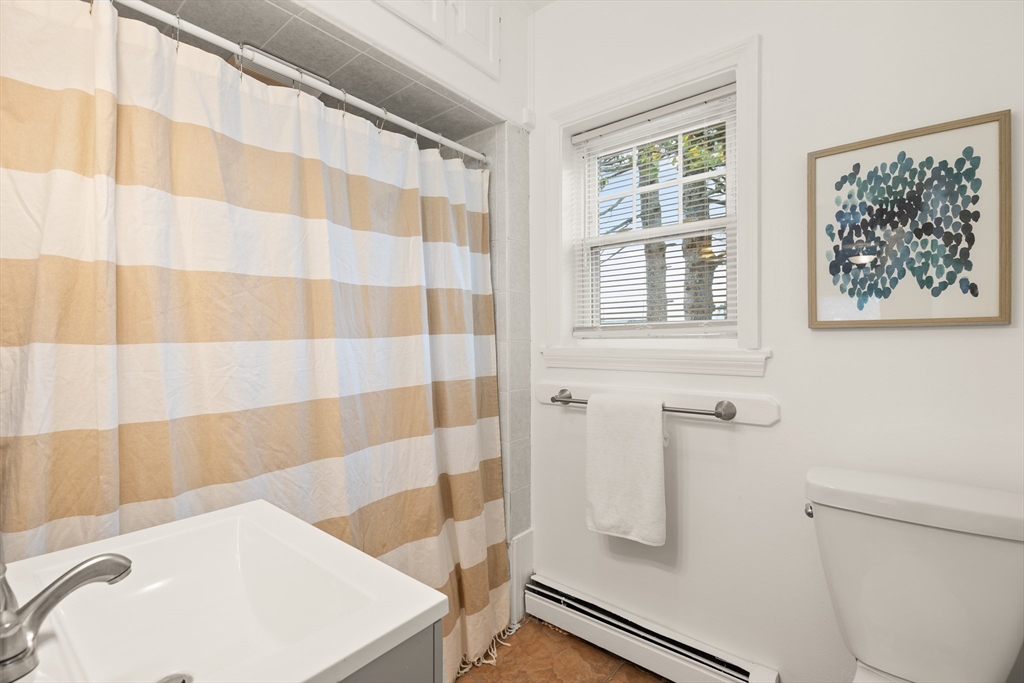 Methuen, Massachusetts, 01844, United States, 3 Bedrooms Bedrooms, ,2 BathroomsBathrooms,Residential,For Sale,1986307