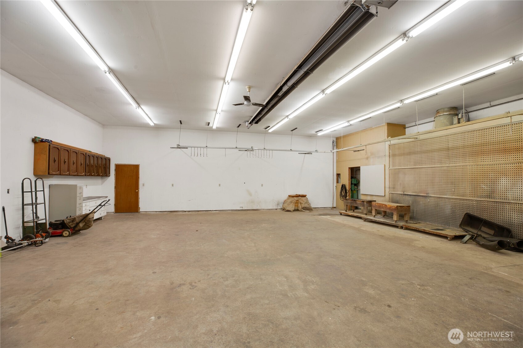 Maple Valley, Washington, 98038, United States, 3 Bedrooms Bedrooms, ,1 BathroomBathrooms,Residential,For Sale,1949722