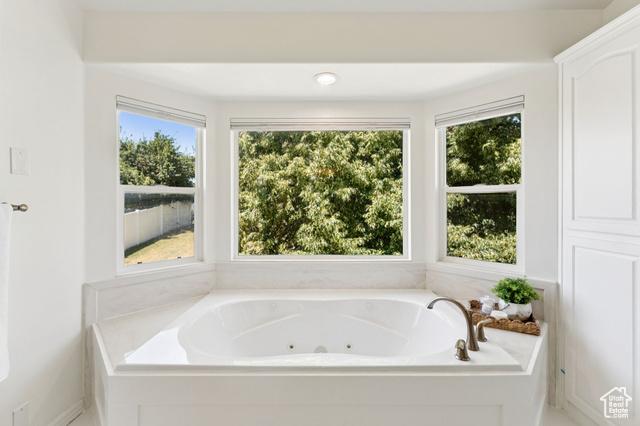 Layton, Utah, 84040, United States, 4 Bedrooms Bedrooms, ,3 BathroomsBathrooms,Residential,For Sale,1987390